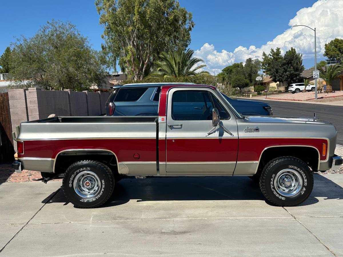 Gmc-sierra-k15-classic-1977-red-4