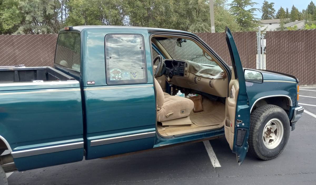 Gmc-sierra-k2500-1995-green-9