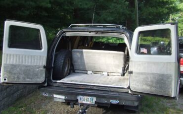 Gmc-sle-2500-barn-door-suburban-1991-black-11