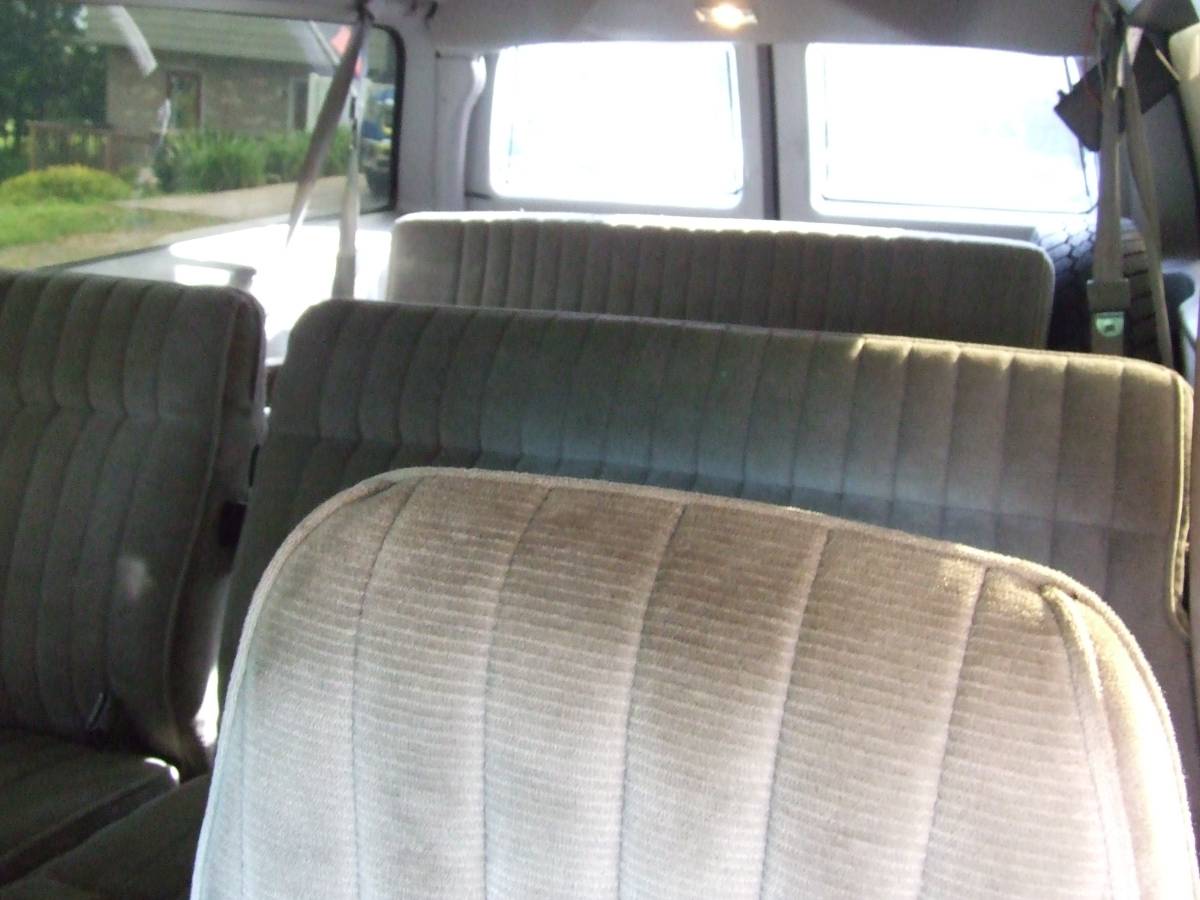 Gmc-sle-2500-barn-door-suburban-1991-black-7