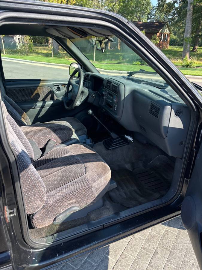 Gmc-sonoma-extended-cab-1995-black-4