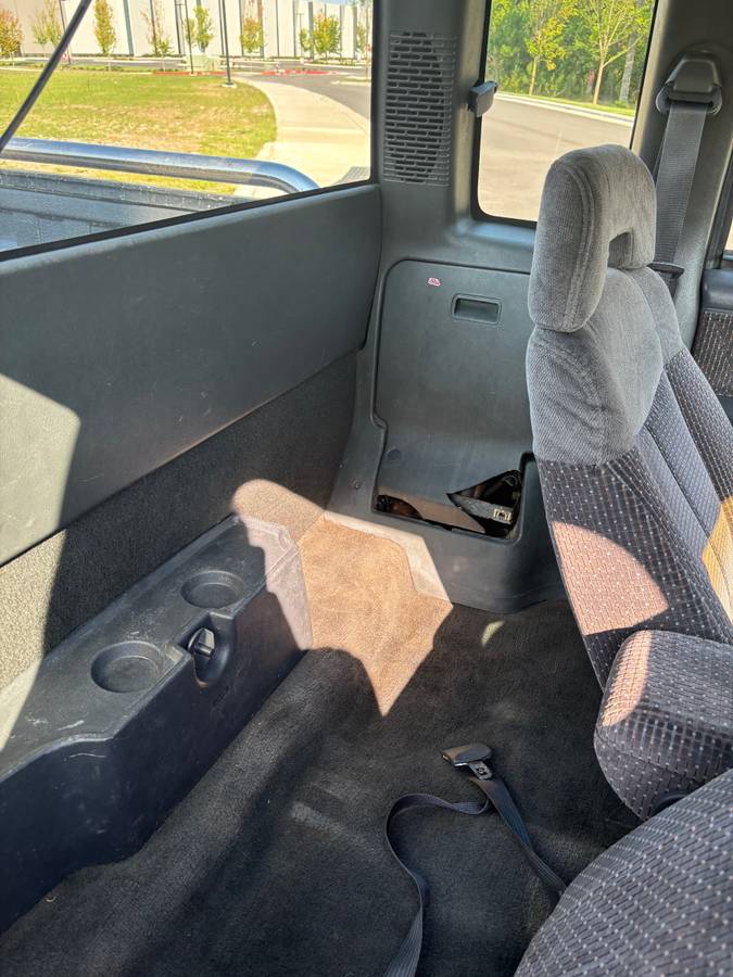 Gmc-sonoma-extended-cab-1995-black-6