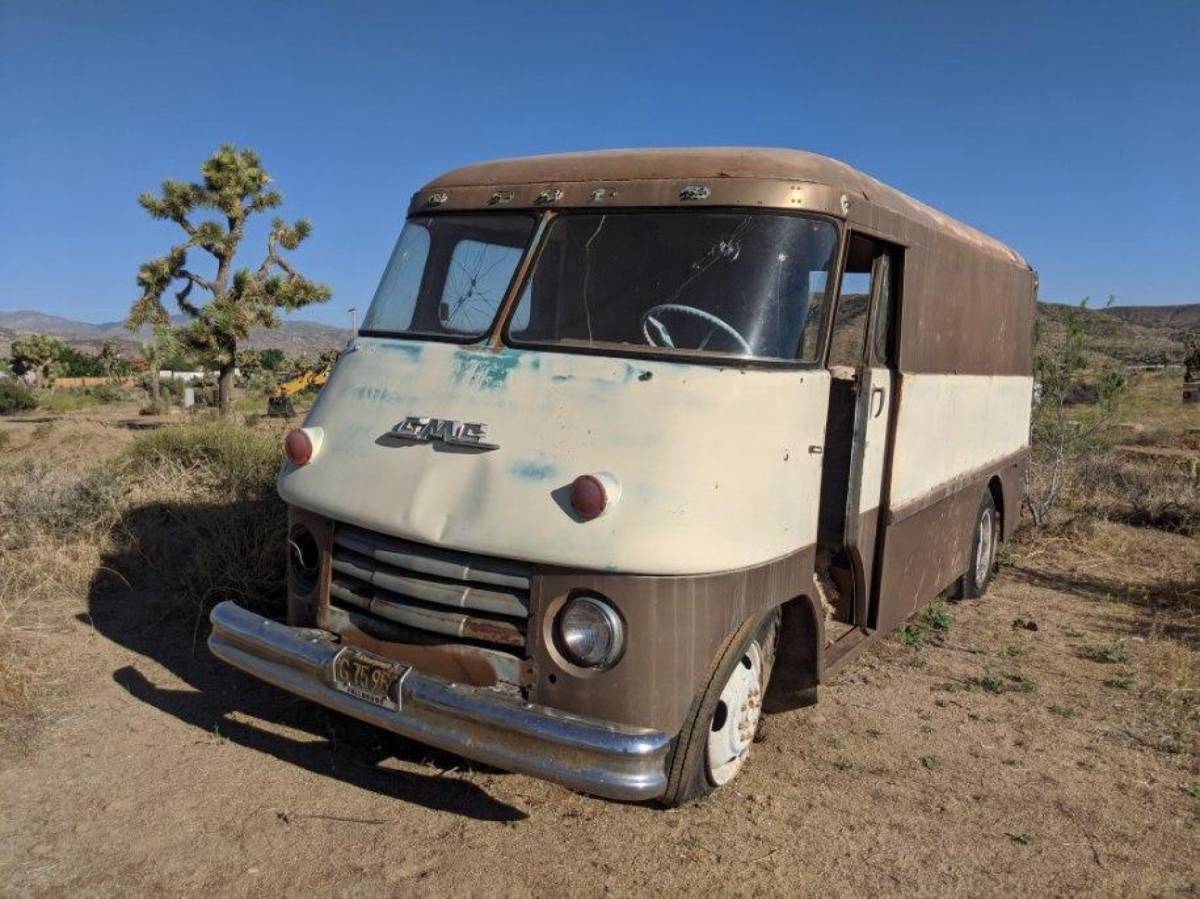 Gmc-stepvan-1963-brown-6