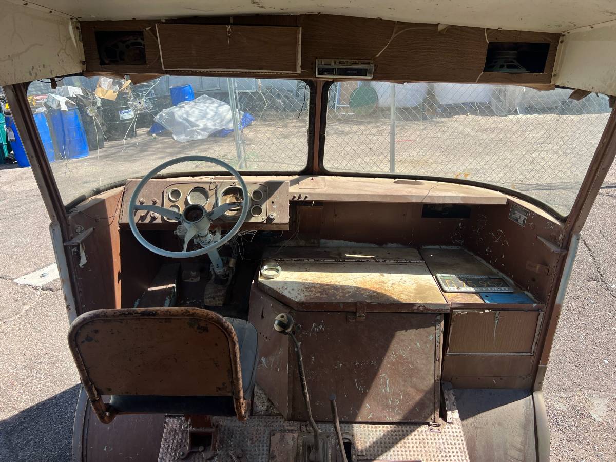 Gmc-stepvan-1963-brown-8