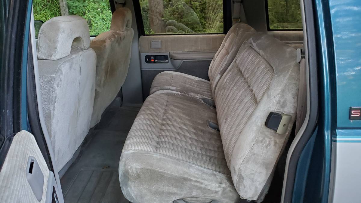 Gmc-suburban-1500-1993-blue-10