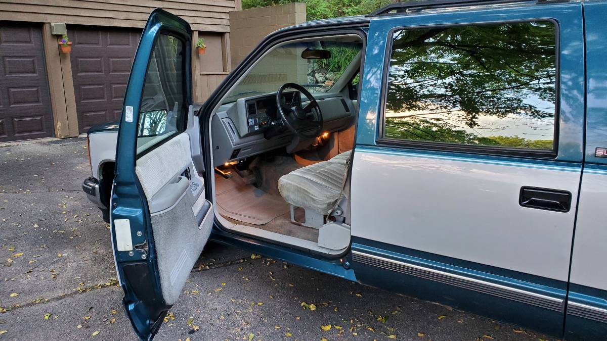 Gmc-suburban-1500-1993-blue-4