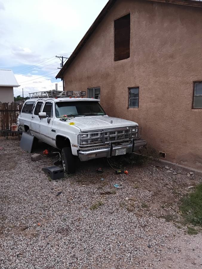 Gmc-suburban-1981-4