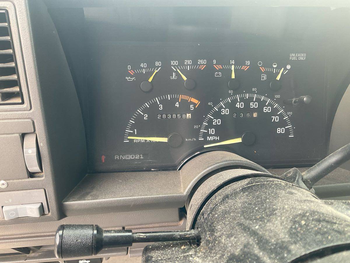 Gmc-suburban-1994-6
