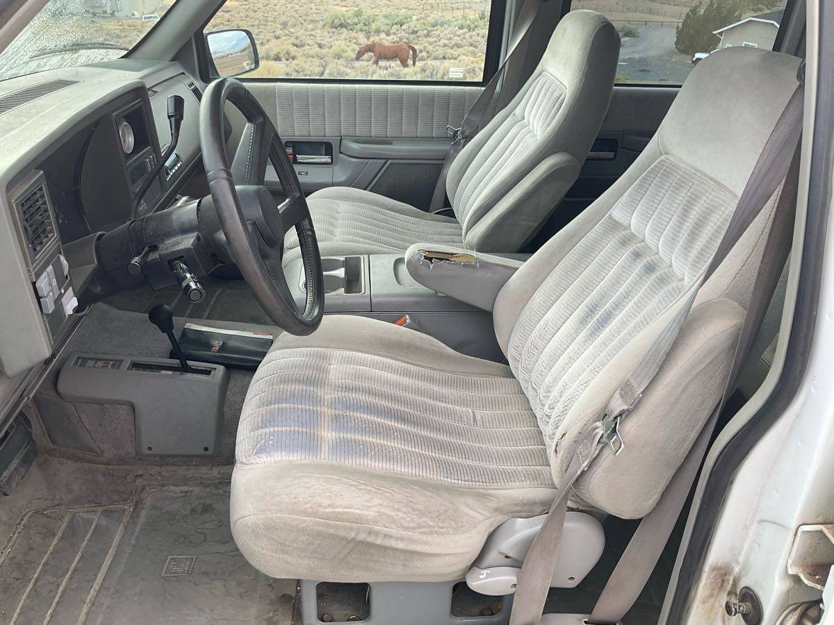Gmc-suburban-1994-7