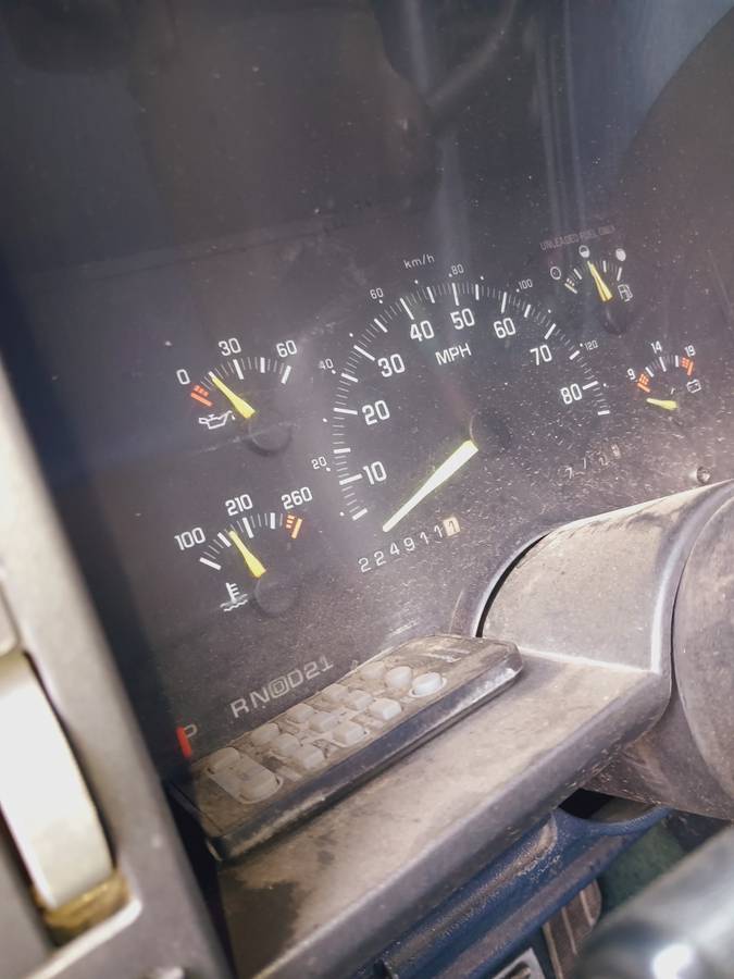 Gmc-suburban-2500-1992-white-2