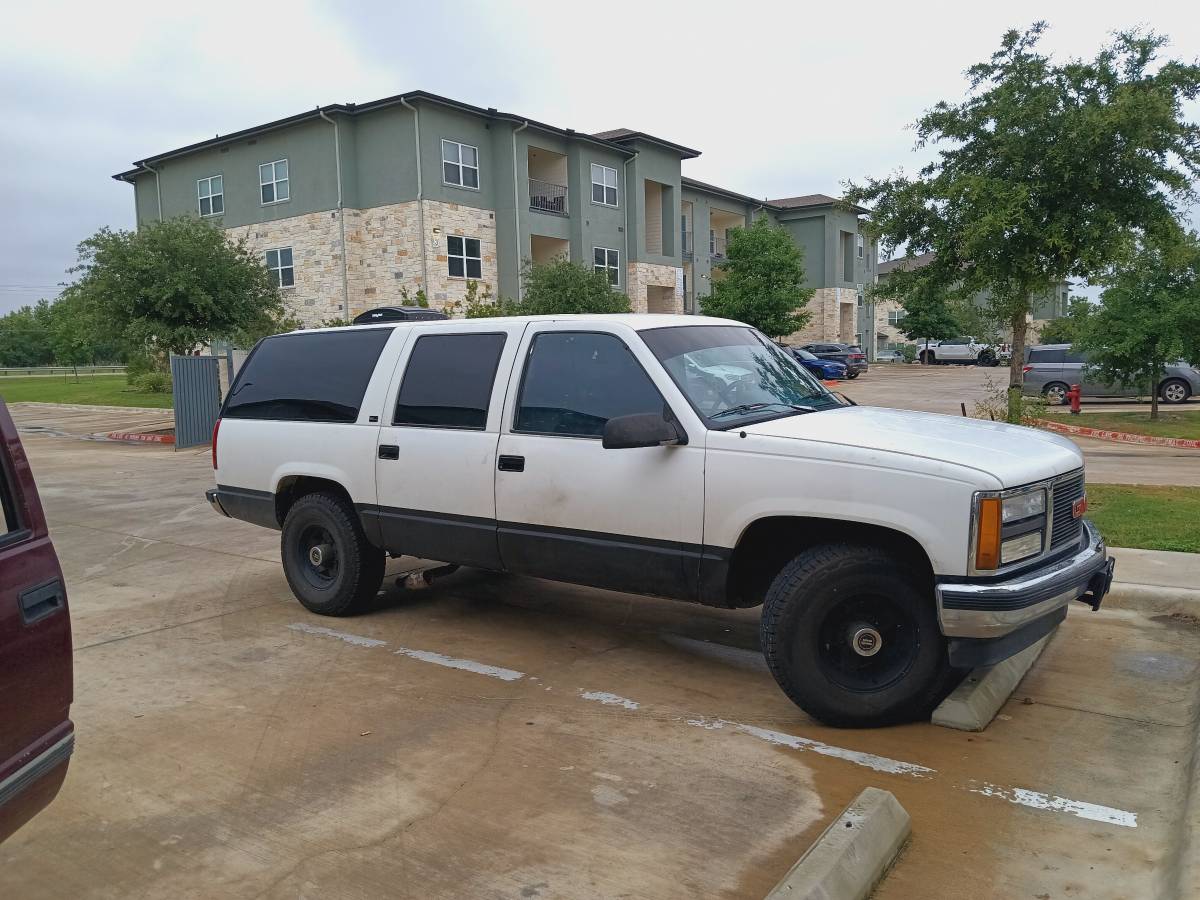 Gmc-suburban-2500-1992-white-4
