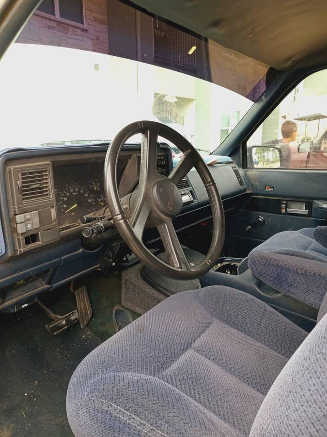 Gmc-suburban-2500-1992-white-7
