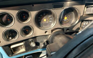 Gmc-suburban-diesel-1984-blue-10