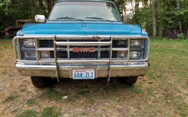 Gmc-suburban-diesel-1984-blue-13