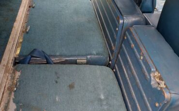 Gmc-suburban-diesel-1984-blue-6