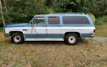 Gmc-suburban-diesel-1984-blue-8
