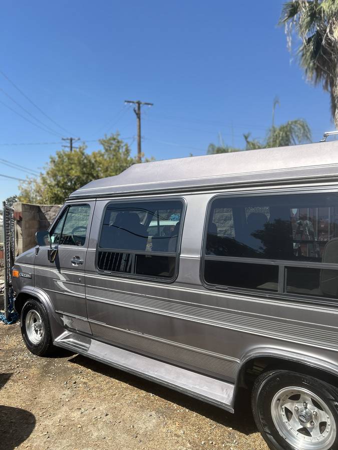 Gmc-vandura-2500-1993-silver-1