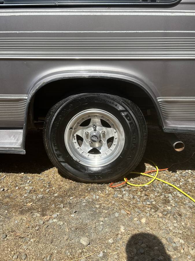 Gmc-vandura-2500-1993-silver-2