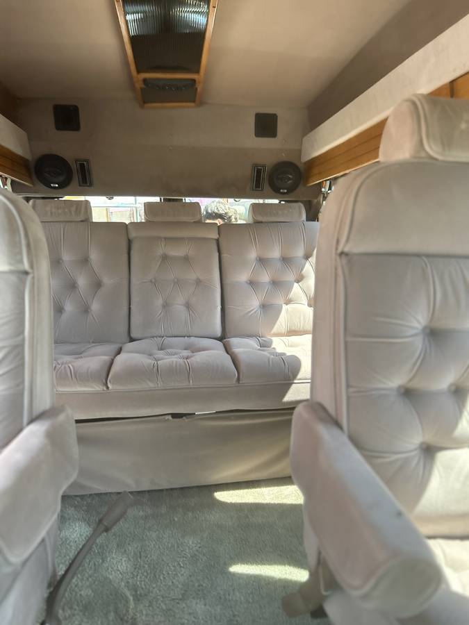 Gmc-vandura-2500-1993-silver-8