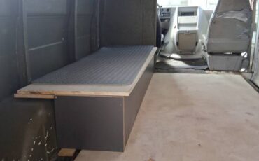 Gmc-vandura-3500-1993-white-2