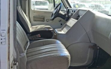 Gmc-vandura-3500-1993-white-4