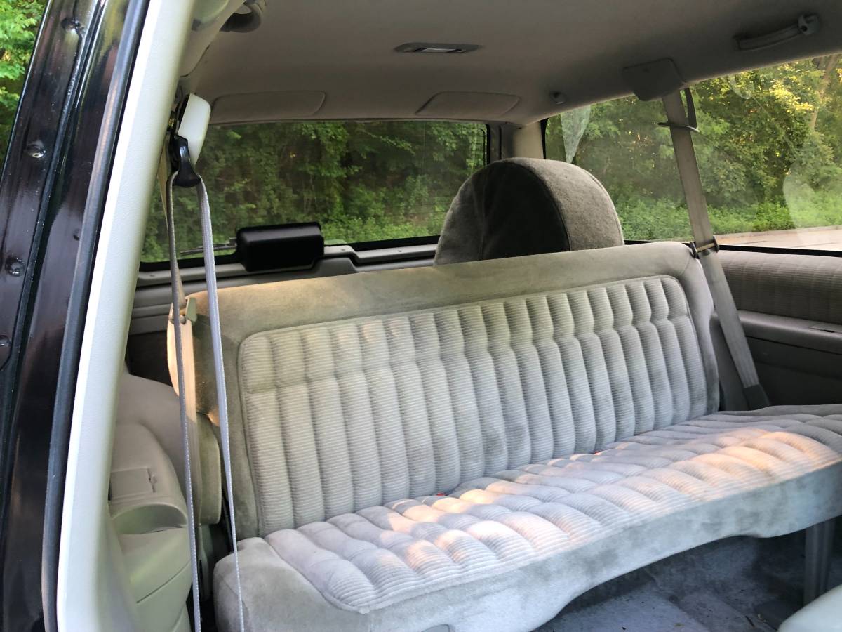 Gmc-yukon-1993-black-56