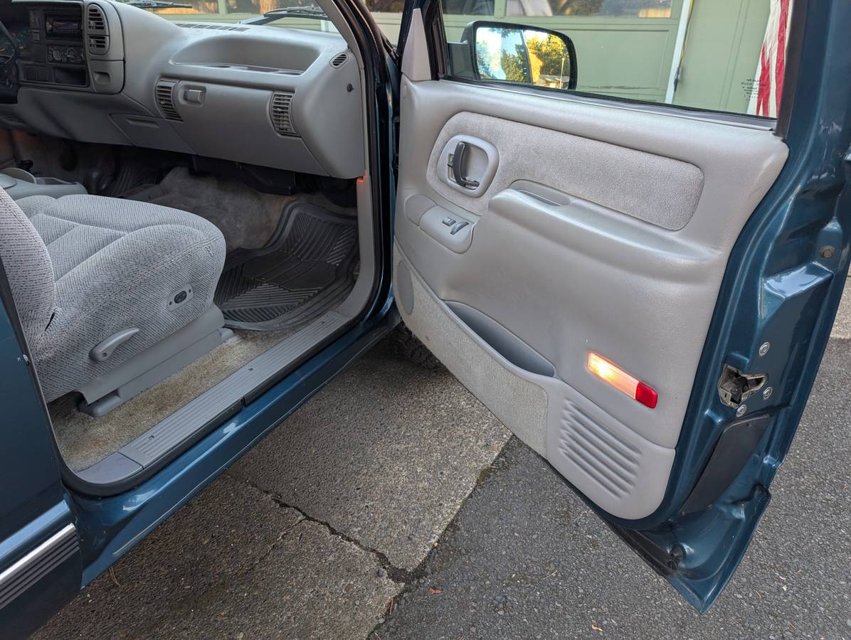 Gmc-yukon-1995-23