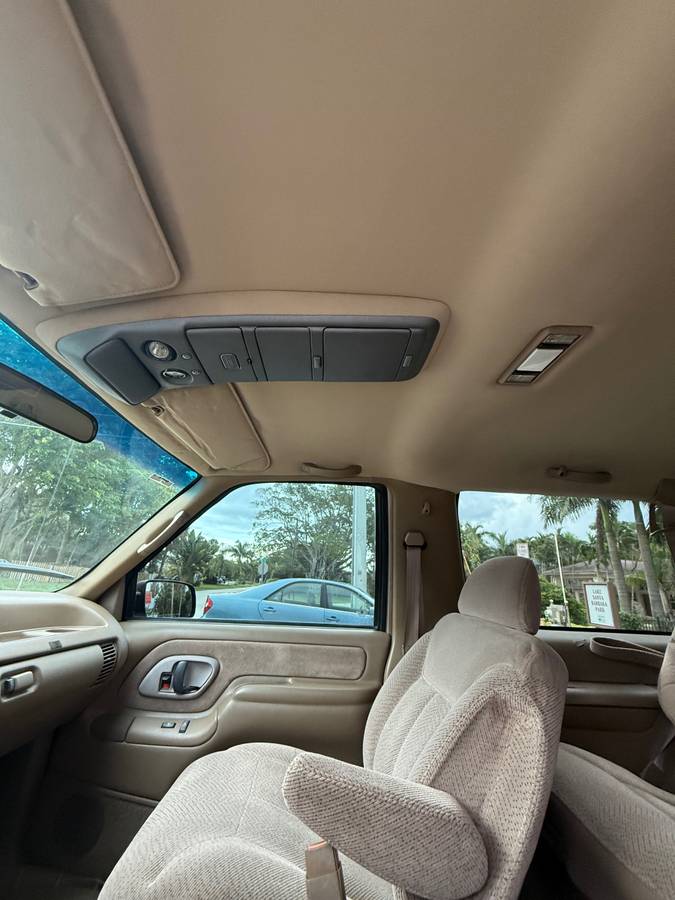 Gmc-yukon-diesel-1995-silver-4