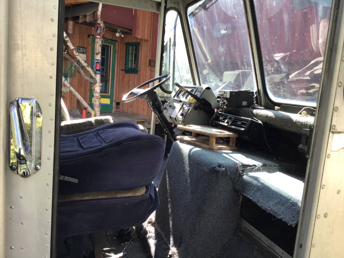 Grumman-curbmaster-diesel-1982-grey-12