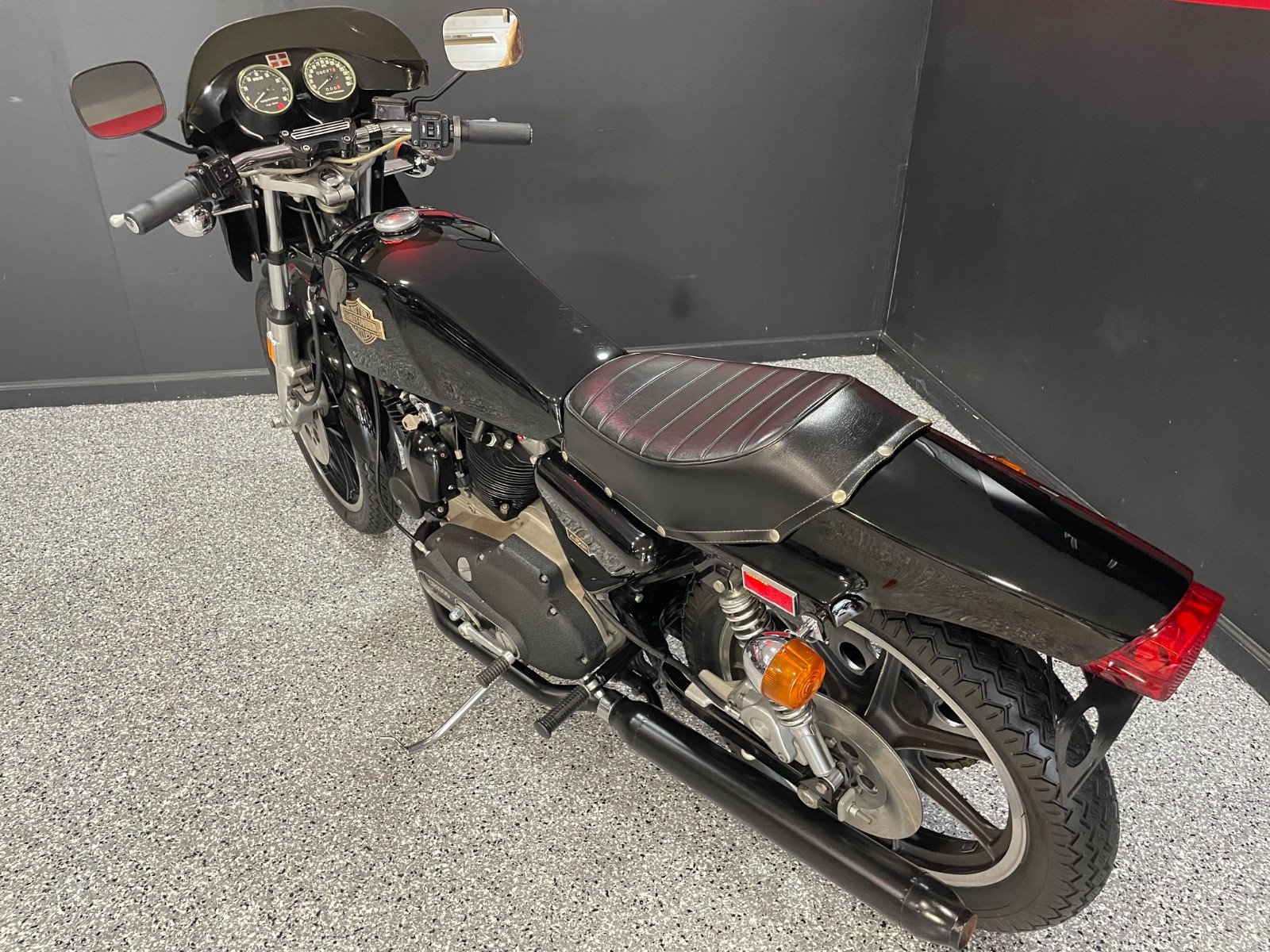 Harley-Davidson-Cafe-Racer-1977-1