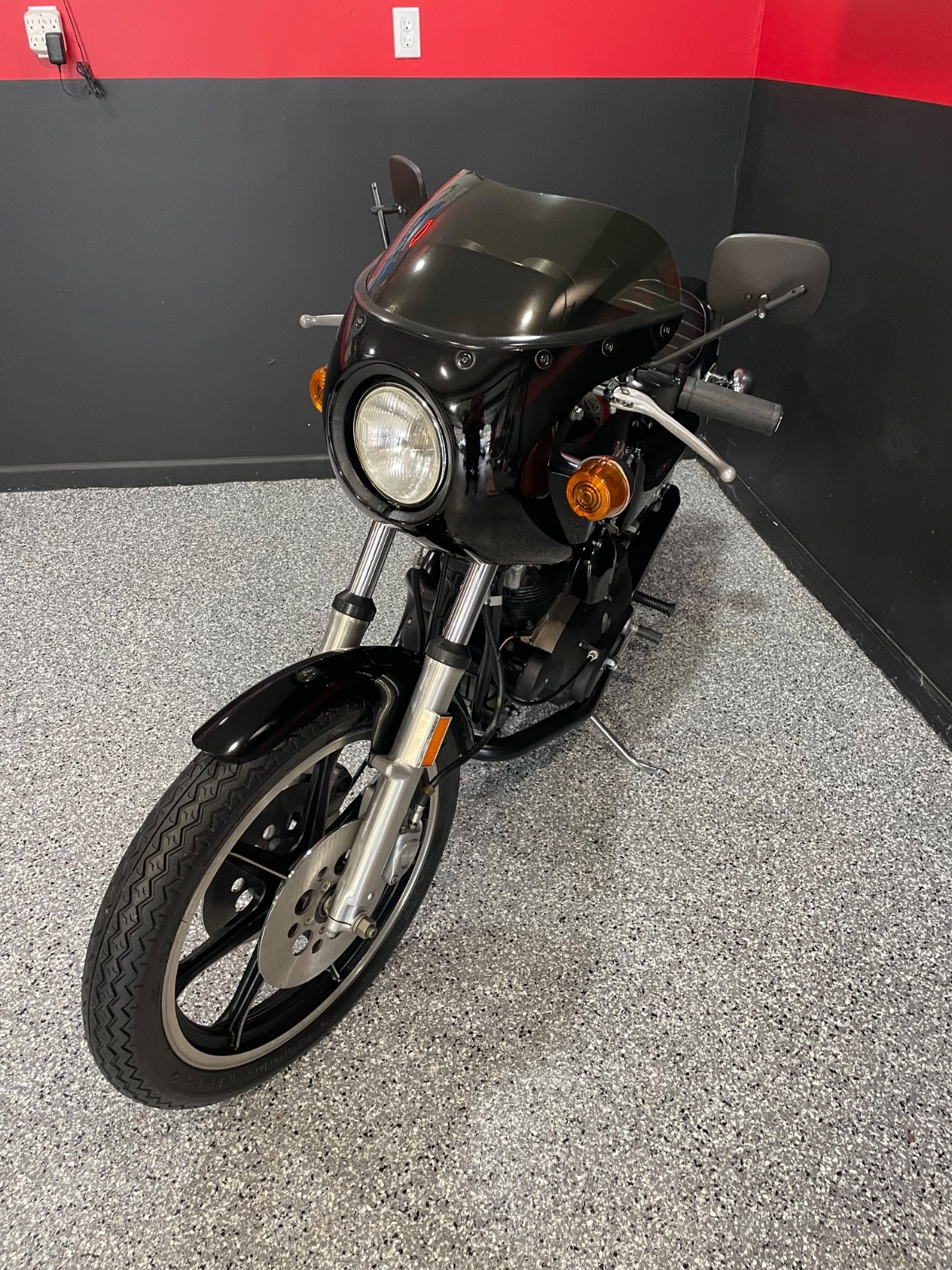 Harley-Davidson-Cafe-Racer-1977-14