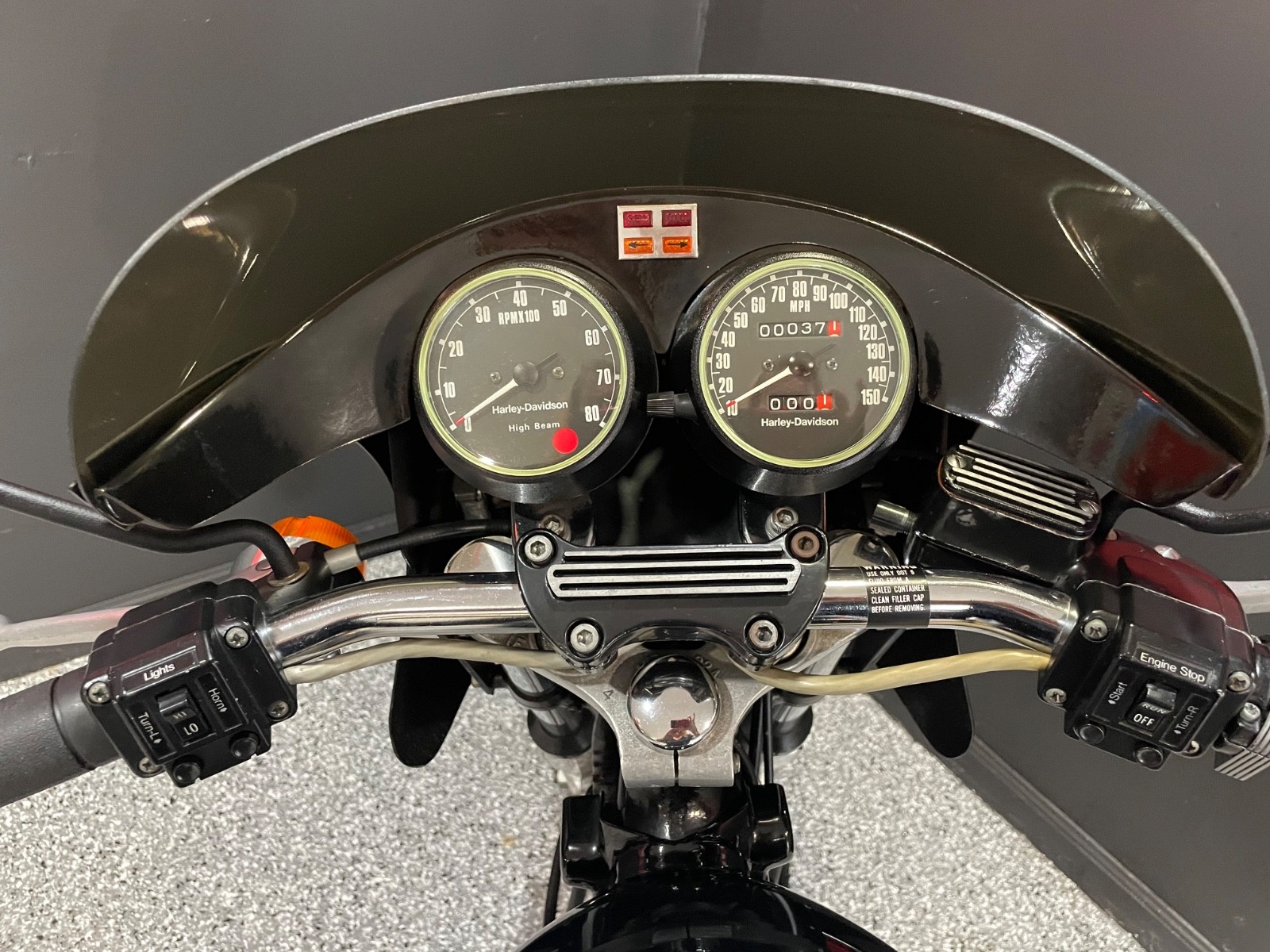 Harley-Davidson-Cafe-Racer-1977-23