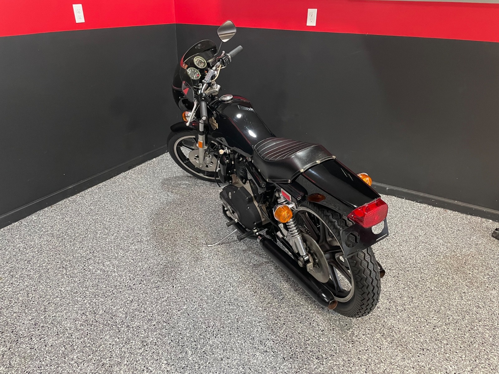 Harley-Davidson-Cafe-Racer-1977-24
