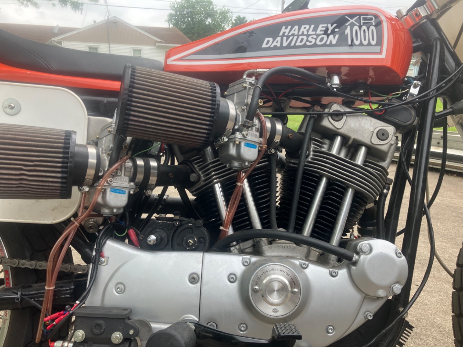 Harley-Davidson-H-D-XR-1000-eng.-flat-track-1983-2