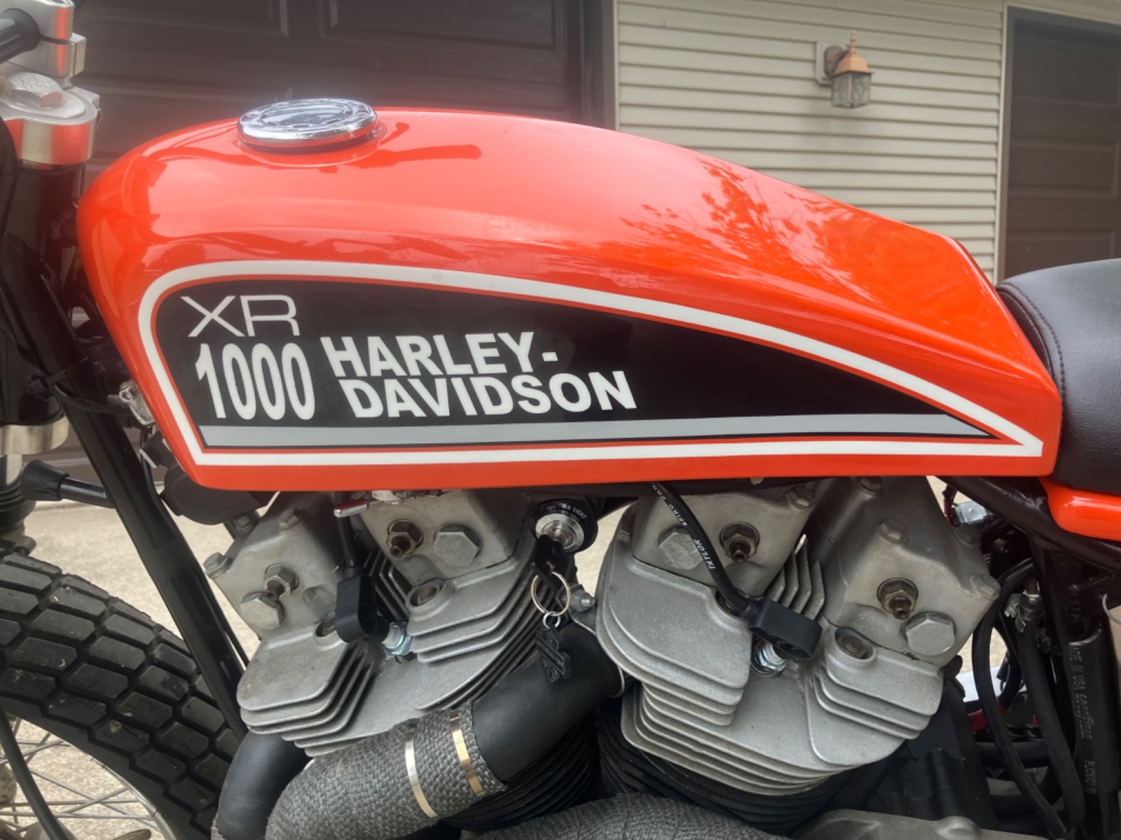 Harley-Davidson-H-D-XR-1000-eng.-flat-track-1983-7