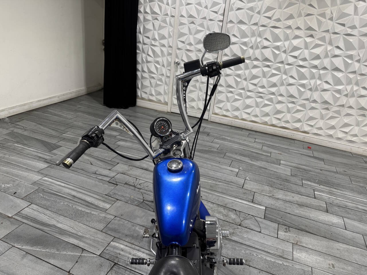 Harley-Davidson-XL-883-Hugger-1988-Motorcycles-Scooters-1