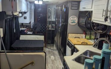 Holiday-rambler-diesel-1989-custom-2