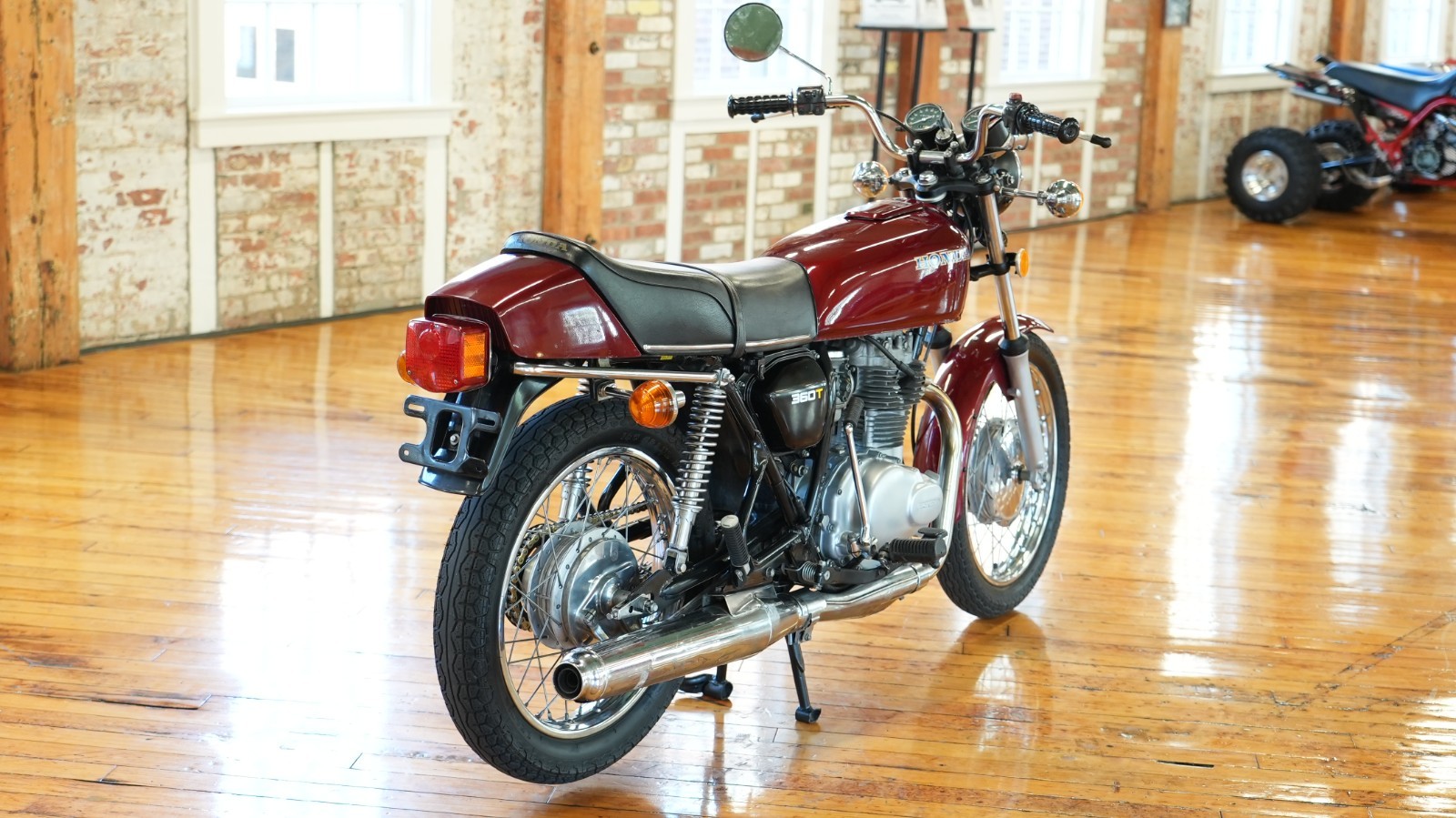 Honda-CB-1976-2
