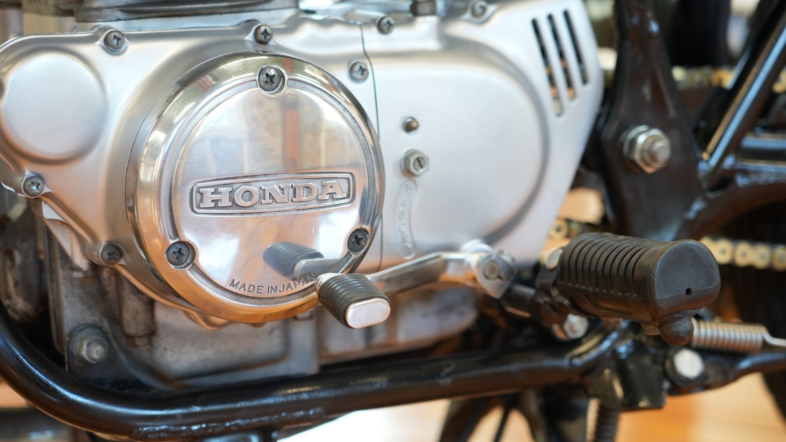 Honda-CB-1976-20