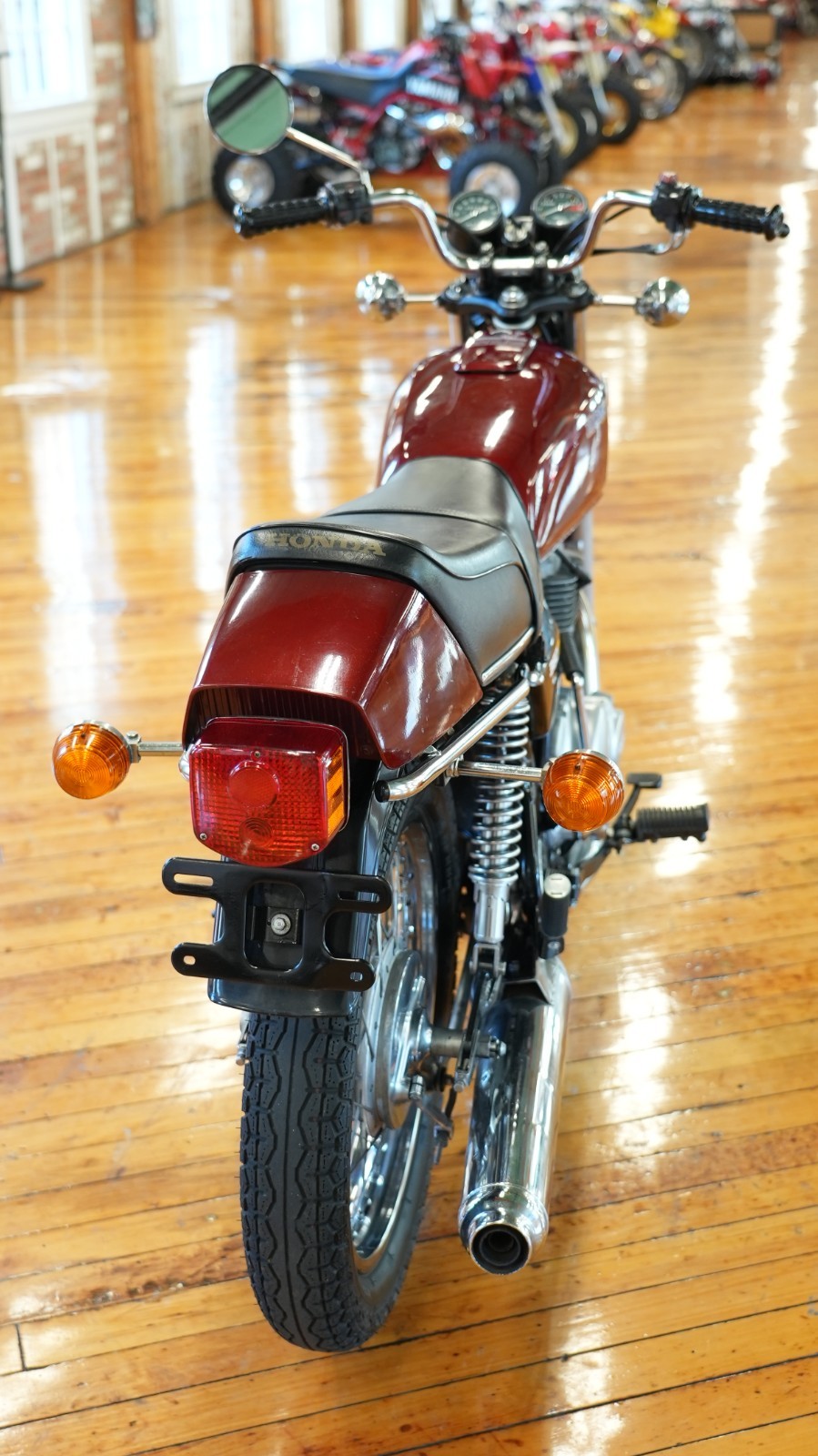 Honda-CB-1976-3