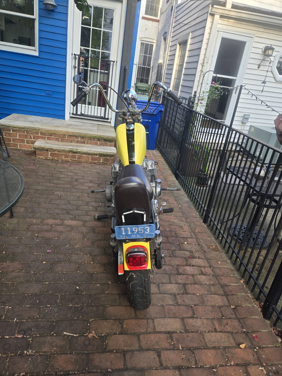 Honda-CB-1976-3