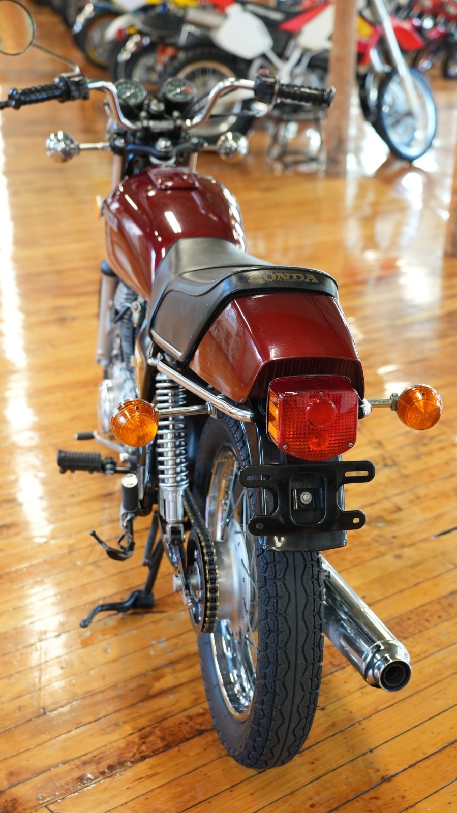 Honda-CB-1976-4