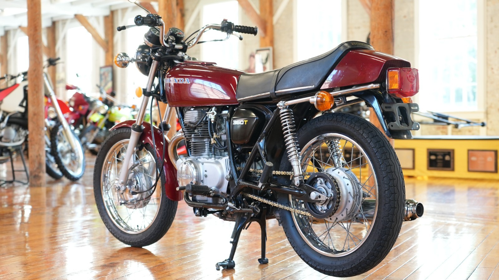 Honda-CB-1976-5