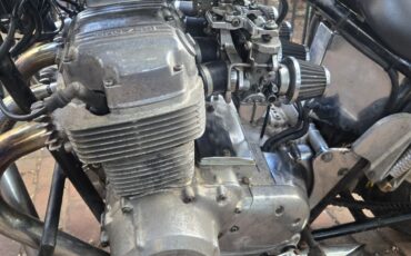 Honda-CB-1976-5