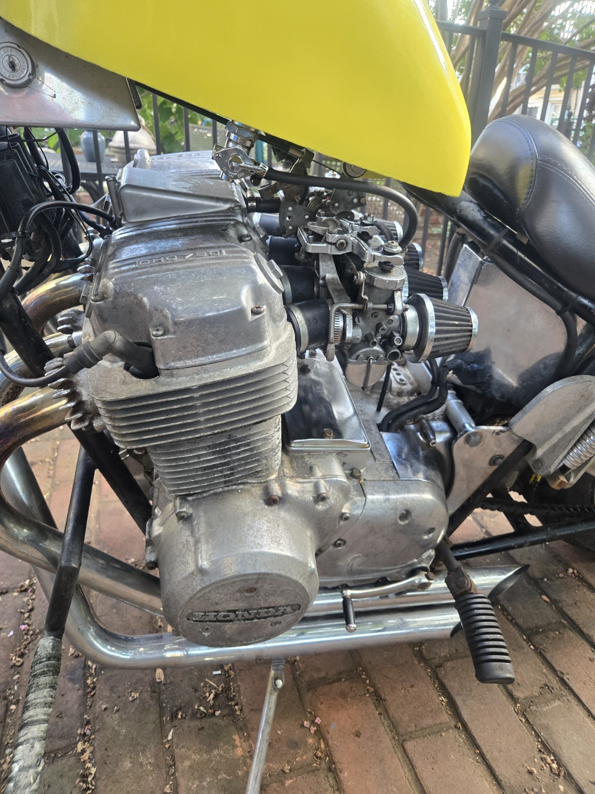 Honda-CB-1976-5
