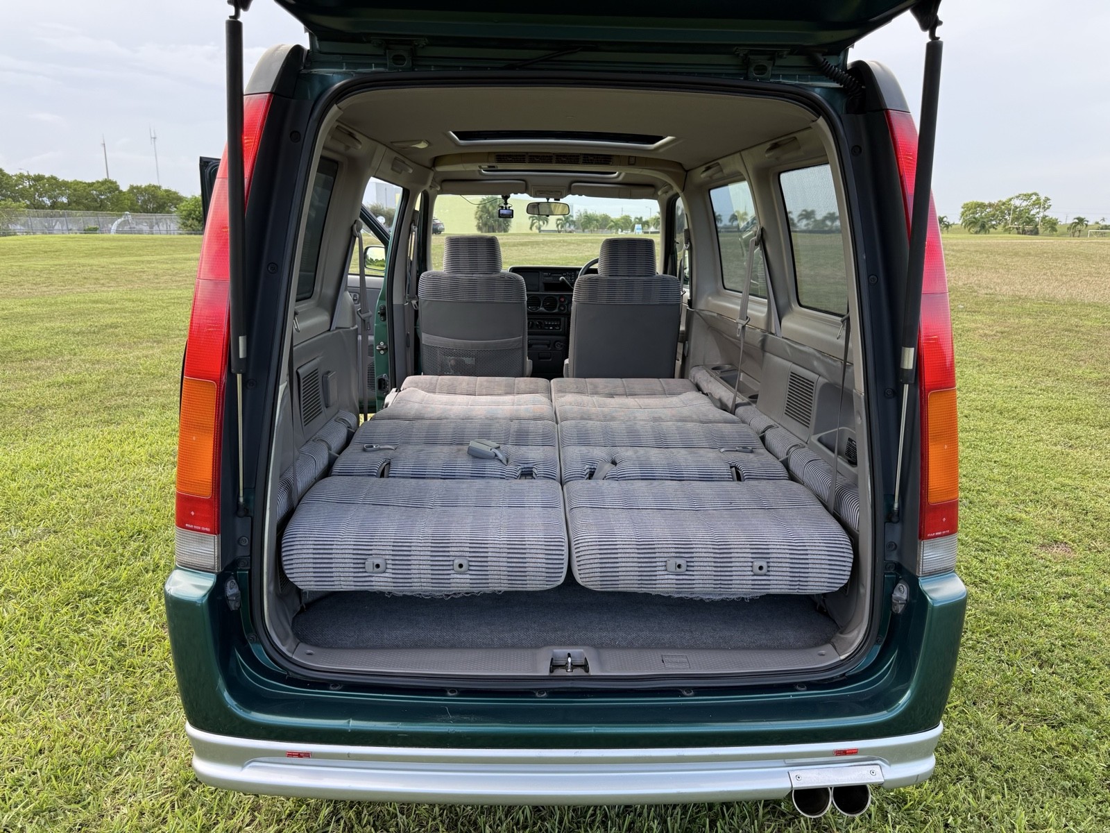 Honda-Stepwgn-4WD-1996-SUV-20