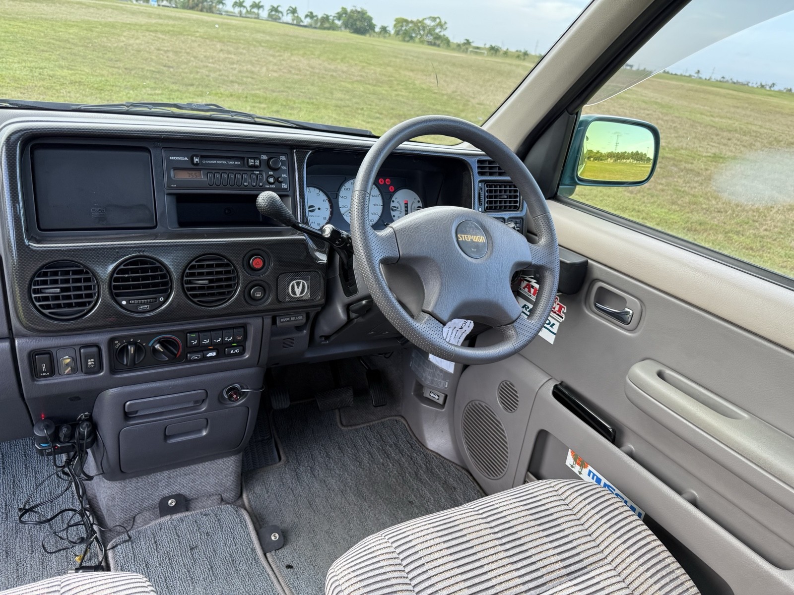 Honda-Stepwgn-4WD-1996-SUV-21