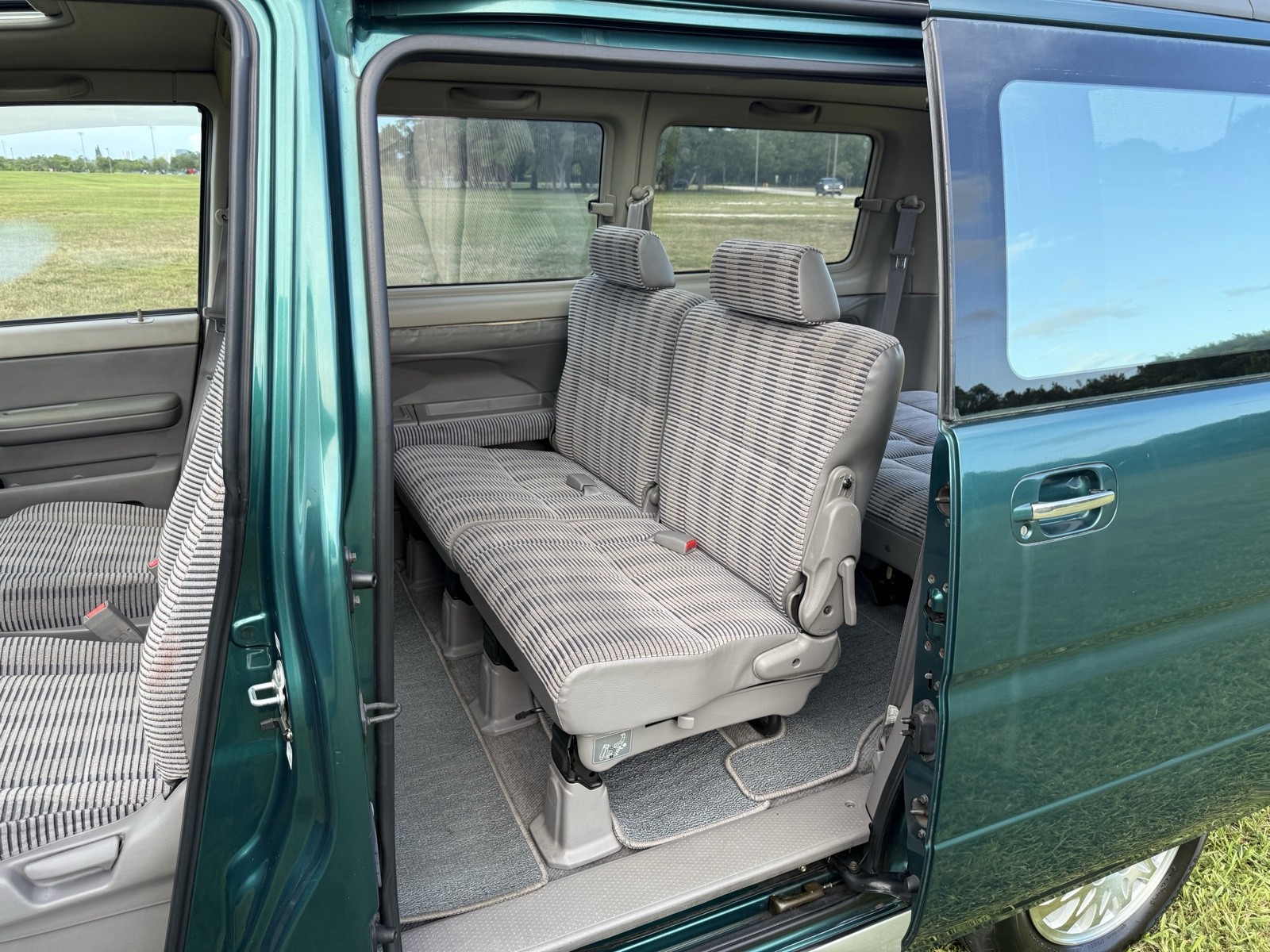 Honda-Stepwgn-4WD-1996-SUV-22