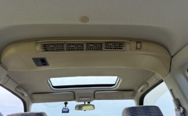 Honda-Stepwgn-4WD-1996-SUV-25