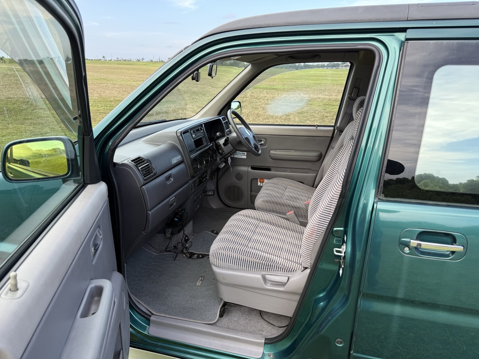 Honda-Stepwgn-4WD-1996-SUV-26
